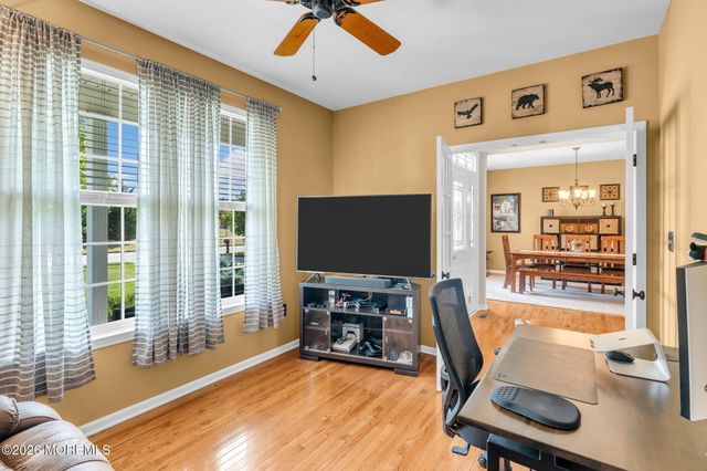 35 Aidan Lane, Jackson, NJ 08527