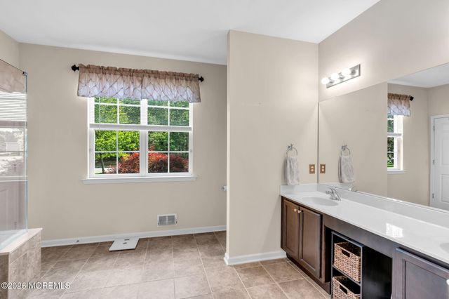 35 Aidan Lane, Jackson, NJ 08527