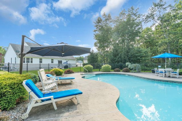 35 Aidan Lane, Jackson, NJ 08527