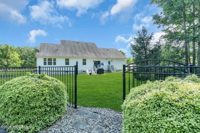 35 Aidan Lane, Jackson, NJ 08527