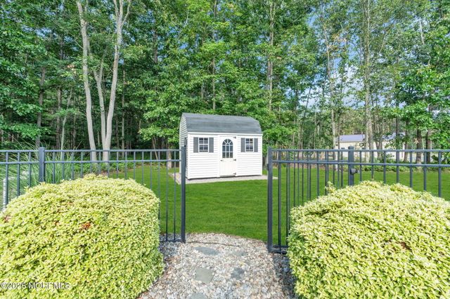 35 Aidan Lane, Jackson, NJ 08527