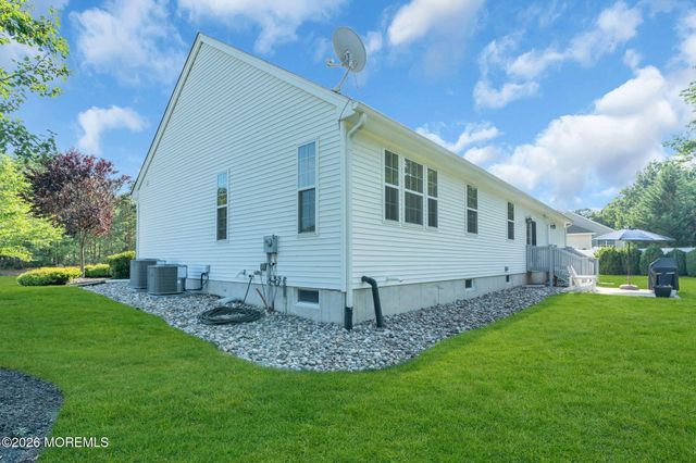 35 Aidan Lane, Jackson, NJ 08527