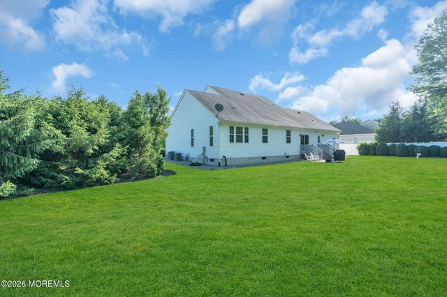 35 Aidan Lane, Jackson, NJ 08527