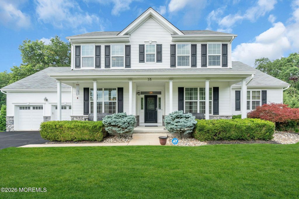 35 Aidan Lane, Jackson, NJ 08527