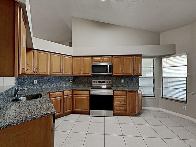 11701 LYNMOOR DRIVE, Riverview, FL 33579