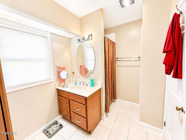 175 East Highland Road, Johnson City, TN 37601
