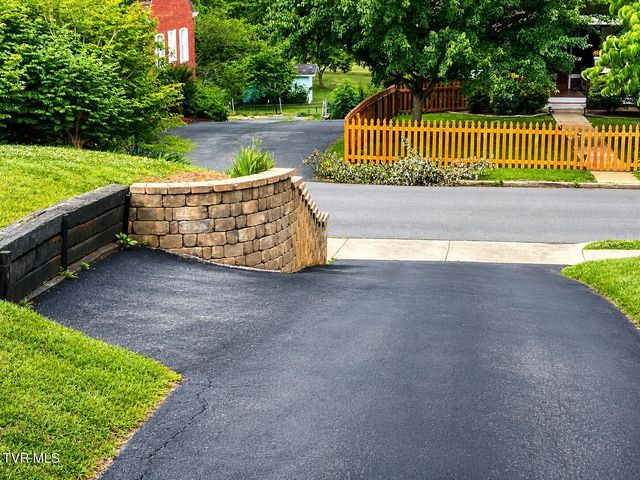 175 East Highland Road, Johnson City, TN 37601