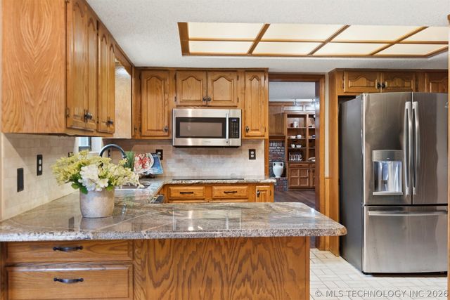 6204 E 77th Place, Tulsa, OK 74136