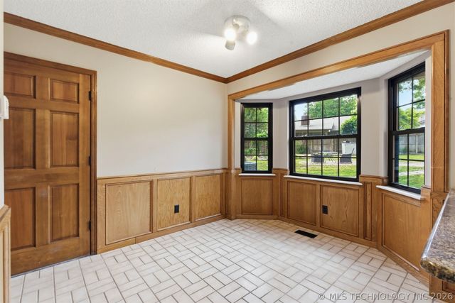 6204 E 77th Place, Tulsa, OK 74136