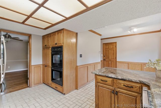 6204 E 77th Place, Tulsa, OK 74136