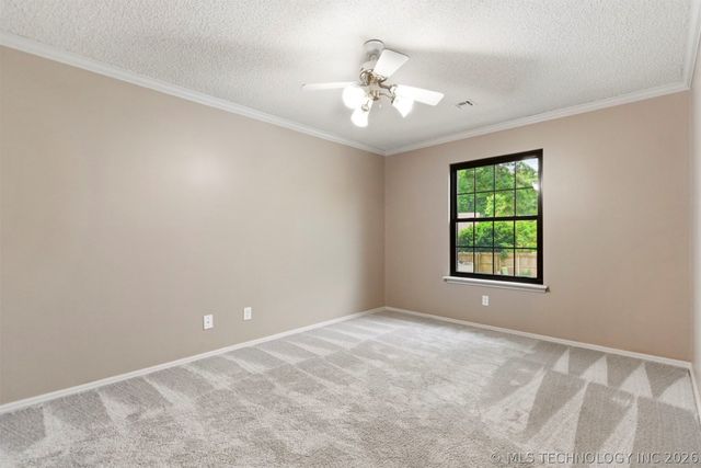 6204 E 77th Place, Tulsa, OK 74136
