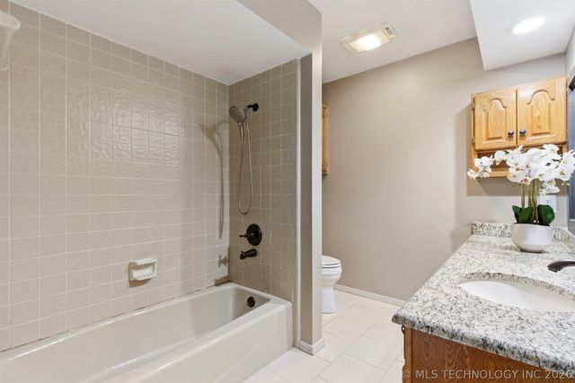6204 E 77th Place, Tulsa, OK 74136