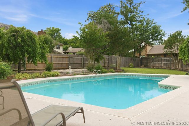 6204 E 77th Place, Tulsa, OK 74136