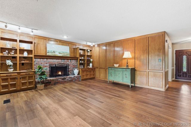 6204 E 77th Place, Tulsa, OK 74136