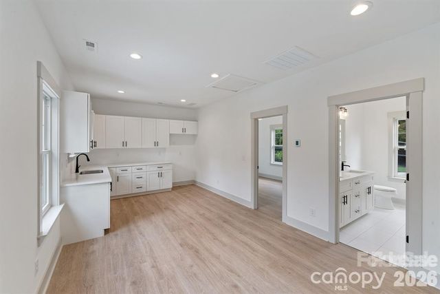 1529 Beckwith Place, Charlotte, NC 28205