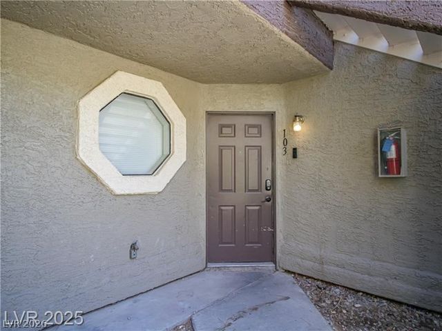 5042 South Rainbow Boulevard 103, Las Vegas, NV 89118