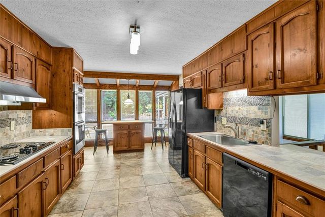 6565 Oakwood Drive, Douglasville, GA 30135