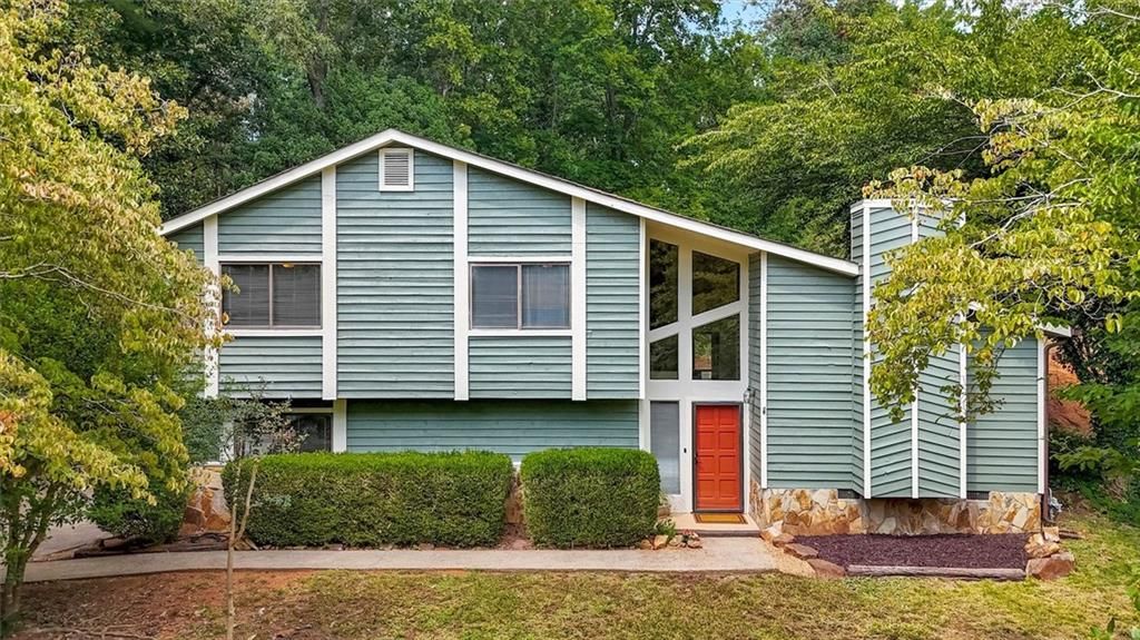6565 Oakwood Drive, Douglasville, GA 30135
