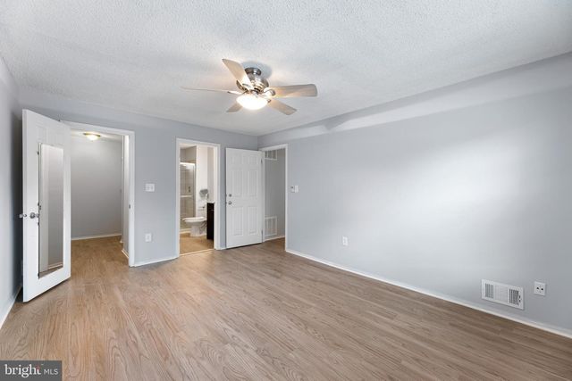 9 MULBERRY CT, Hamilton, NJ 08619