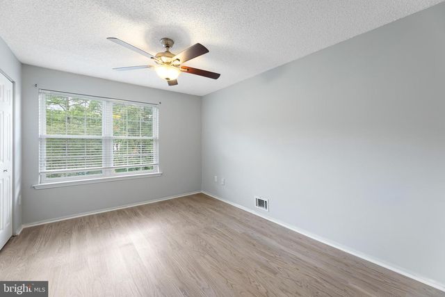 9 MULBERRY CT, Hamilton, NJ 08619