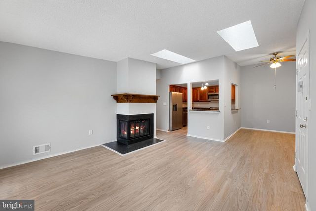 9 MULBERRY CT, Hamilton, NJ 08619
