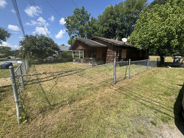 808 Indian Avenue, Rossville, GA 30741