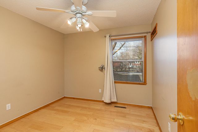 626 E 11th Street, Springfield, MO 65807