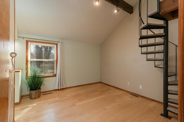 626 E 11th Street, Springfield, MO 65807