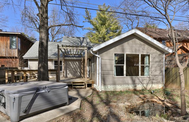 626 E 11th Street, Springfield, MO 65807