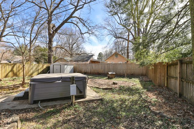 626 E 11th Street, Springfield, MO 65807