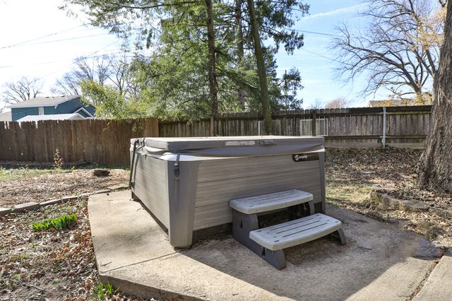 626 E 11th Street, Springfield, MO 65807