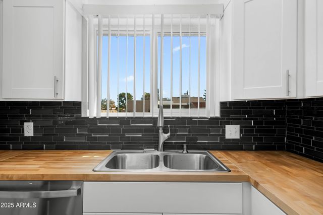 248 MEADOWS Drive, Sierra Vista, AZ 85635