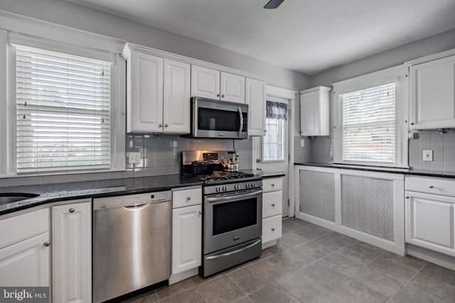 618 GEORGES LN, Ardmore, PA 19003