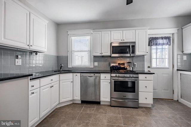 618 GEORGES LN, Ardmore, PA 19003