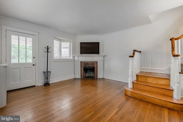618 GEORGES LN, Ardmore, PA 19003