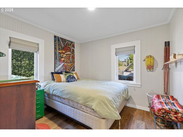 4692 Ne I Ave, Neotsu, OR 97364