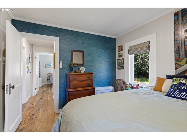 4692 Ne I Ave, Neotsu, OR 97364