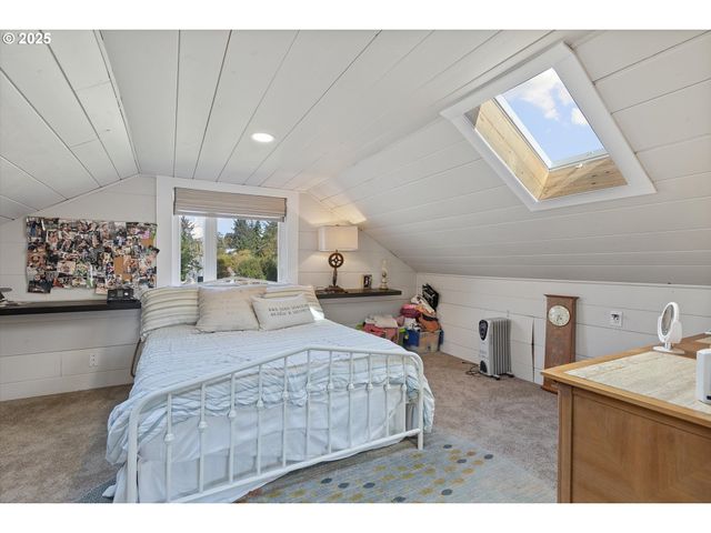 4692 Ne I Ave, Neotsu, OR 97364