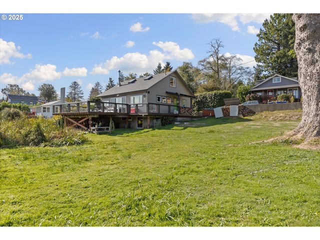 4692 Ne I Ave, Neotsu, OR 97364