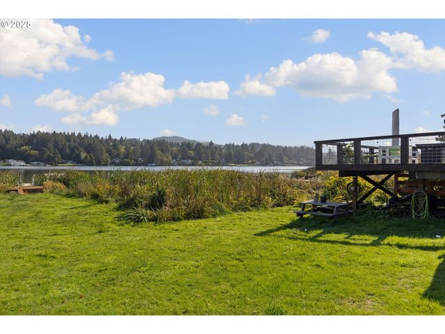 4692 Ne I Ave, Neotsu, OR 97364