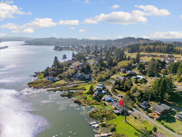 4692 Ne I Ave, Neotsu, OR 97364