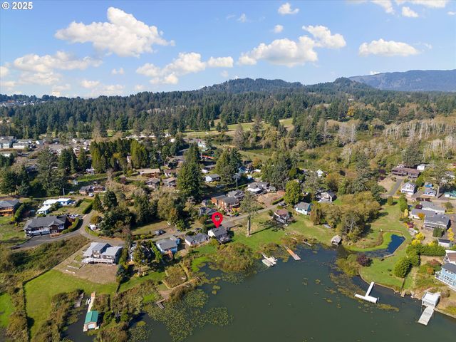 4692 Ne I Ave, Neotsu, OR 97364