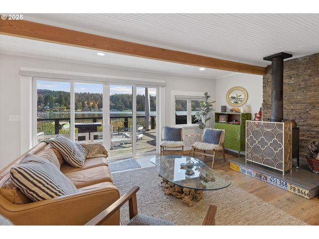 4692 Ne I Ave, Neotsu, OR 97364