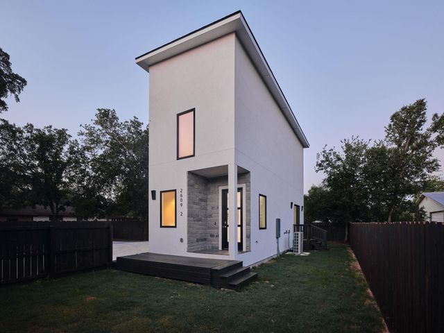 2609 Davis LN 2, Austin, TX 78745