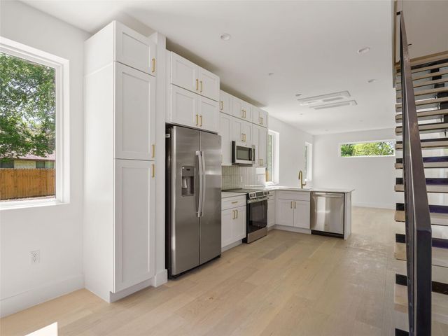 2609 Davis LN 2, Austin, TX 78745