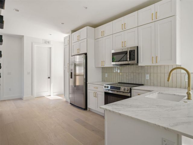 2609 Davis LN 2, Austin, TX 78745