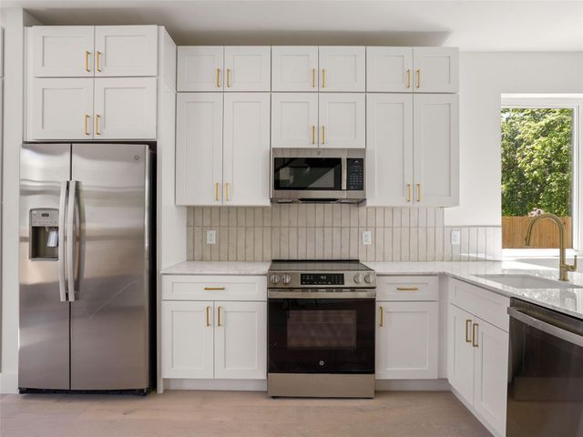 2609 Davis LN 2, Austin, TX 78745