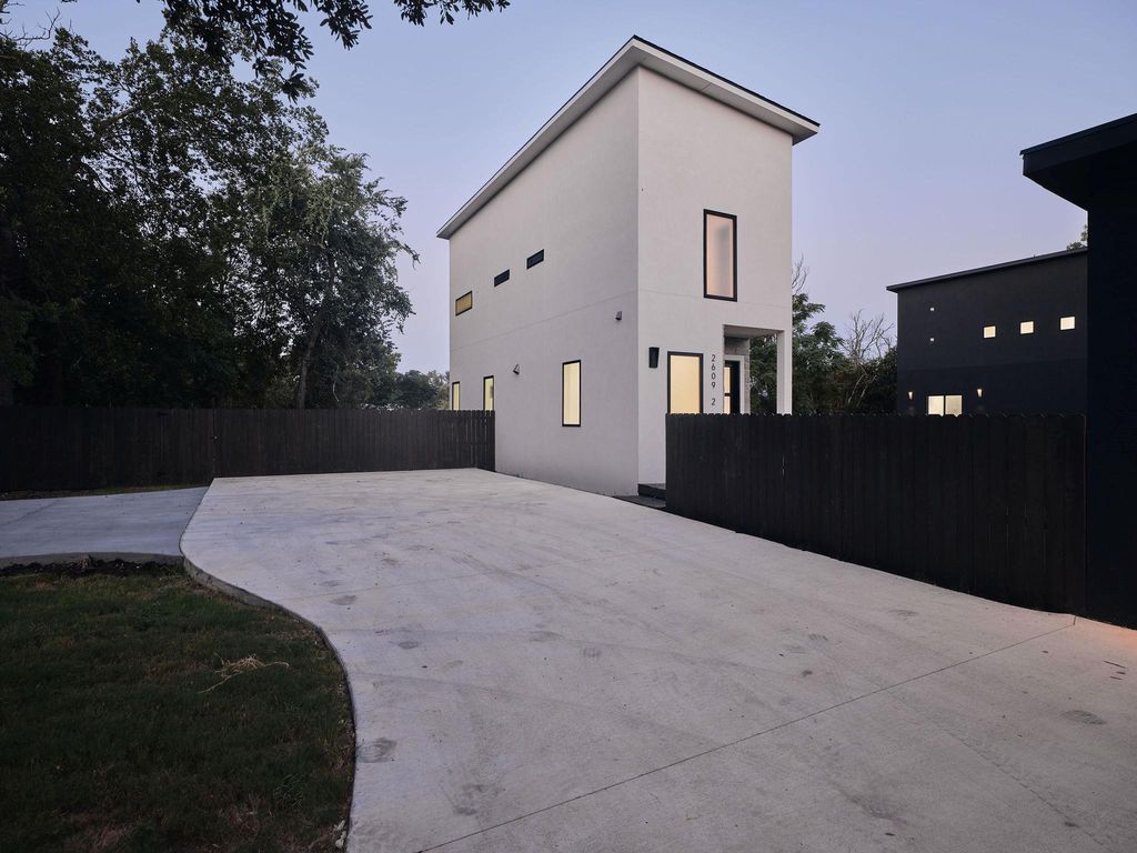 2609 Davis LN 2, Austin, TX 78745