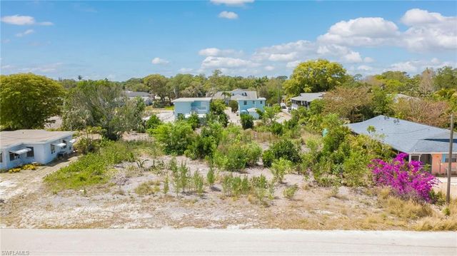 4211 Mariner LN, Bonita Springs, FL 34134