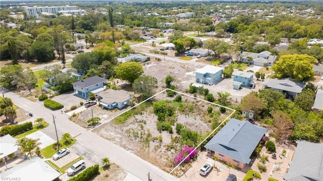 4211 Mariner LN, Bonita Springs, FL 34134